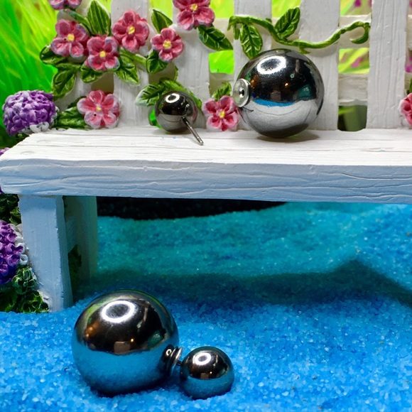 Gunmetal Double Stud Earrings - Picture 6 of 8